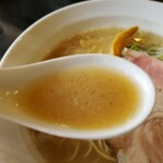 大津家 - 豚骨スープ