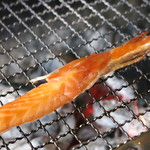 喰い処 鮭番屋 - ぴちゅぴちゅ、油の泡の鮭ハラス
