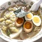 老麺 やはた - やさいワンタンメン。  茹で玉子が付いてくるなら煮玉子は要らなかった……