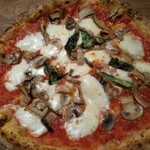 Pizzeria Yuiciro＆A - フンギピッツァ