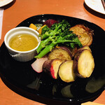 オーガニック食堂 Engi - 丸ごとロースト野菜のバーニャカウダ♪玉ねぎ美味しい！