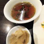 167578374 - 炒飯スープとザーサイ