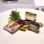 ASAHINA Gastronome - ハーブはシブレで結んでブーケになっています。