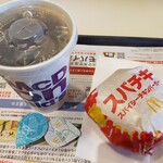 マクドナルド - スパイシーチキンバーガーとアイスコーヒーM