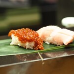 立食い寿司 根室花まる - すじこ、大トロ