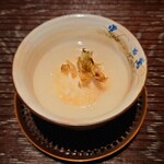 鈴田式 - 北海道の百合根「月光」の摺り流しと天然の虎河豚の白子