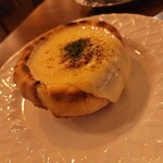 Cafe&Dining Cheese Cheese Worker 千葉店 - ピザカッター埋まるほどチーズ