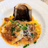 La Brianza - 牛ラグーパッパルデッレボーンマロー。初体験のボーンマロー、なるほどとろける口当たり脂なのかコラーゲンなのか、、分からなくても牛ラグーと合わせて間違いなく美味しい♡(๑´ڡ`๑)幸せ〜