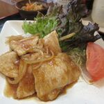 となりの食堂 - 肉厚でふんわり