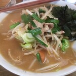 かがの亭 - もつ入りみそラーメン1,000円