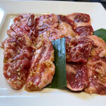 焼肉なべしま - 料理写真:カルビ