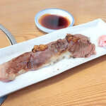 松葉寿司 - 淡路牛炙り肉寿司うにのせ