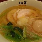 ラーメン 道 due Italian - 具だくさんの塩ラーメン