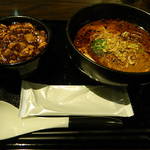 炎麻堂 - 麻婆丼と辛口坦々麺のハーフセット