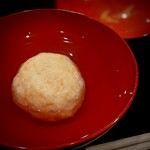 Edomae Shibahama - 衝撃的な「芝海老真薯のお椀」。ギリギリの鰹出汁のみの吸い地に、ストレートな芝海老の味わい。