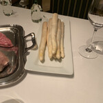 ル・マノアール・ダスティン - 太いホワイトアスパラガス