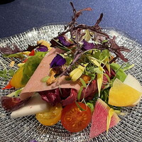サンタ・マリア・ノヴェッラ・ティサネリーア 京都店 - 25種類のお野菜とハーブのサラダ