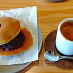 FUUTO COFFEE AND BAKE SHOP - どら焼きは ふわっふわ(*´∀人)