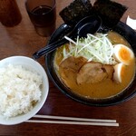 山道家 - 味噌ラーメン、ライス