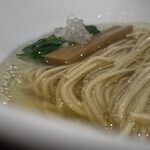 YAKITORI 燃 es - 麺線美しく畳まれた自家製麺