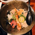 居酒屋 たっちゃん - 令和4年2月 ランチタイム
            海鮮丼 980円