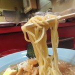 鹿児島一番 - 麺は細麺ストレート茹で加減が丁度良い！