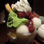 カネタカフェ - 「カネタパフェ」を横から見たところ。