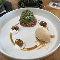 ザ タヴァン グリル＆ラウンジ - 