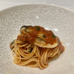 カーザデッラマンテ - 大粒牡蠣のトマトソースパスタ