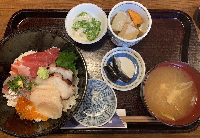 和純 - 紫波町その他（海鮮丼）の写真