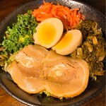 Sarube E - 博多ラーメンサラダ　人気です。