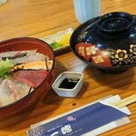 活魚料理一徳 - 海鮮丼 汁付き