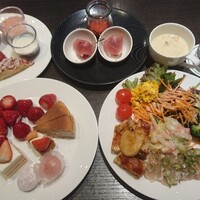 オールデイダイニング リモネ(リーガロイヤルホテル大阪) - まずは食事とスイーツをバランスよく