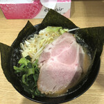 横浜家系ラーメン 蓮 - ラーメン並にハーフ野菜