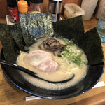 元祖きんかどう - 豚骨ラーメン７５０円海苔トッピング１００円