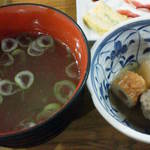 魚屋はちまき - 201301　はちまき　刺身（鮮魚盛り合わせ）（600円）　お椀＆煮物