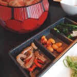 Oomigyuu Hitosuji Nouka Resutoran Daikichi - エビ豆や赤コンニャク、滋賀の特産品