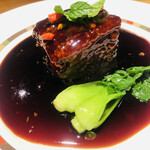 老虎菜 - 鎮江黒醋のとろとろ角煮酢豚(*⁰▿⁰*)