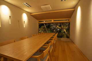 Yamasa Ryokan - 豊後梅を眺めるお食事のお部屋。