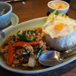 タイの食卓 オールドタイランド - ガパオライス（1100円）