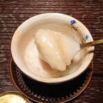 鈴田式 - 北海道の百合根「月光」の摺り流しと天然の虎河豚の白子