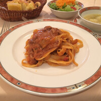 エリオ・ロカンダ・イタリアーナ - 仔牛肩肉の煮込みソース タリアテッレ