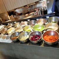 AWkitchen TOKYO 新丸ビル店 - サラダバーは充実
