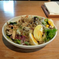 AWkitchen TOKYO 新丸ビル店 - サラダはアイテム充実