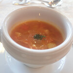 リストランテ 錦ケ丘 - ●日替わりスープはミネストローネ。玉ねぎにんじんがよく煮込まれ、ベーコンのブロスミャ