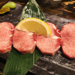 青とうがらし - 料理写真:上タン塩１７６０円　これは当たり！