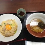 鳥彌三 - 「ミニ親子丼・ミニうどんセット」1050円