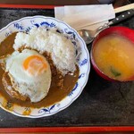 ろくでもない喰いもの屋 くま - ハンバーグカレー