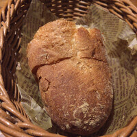 シャンパン食堂 - 少し暖かいバゲット