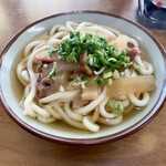 谷本うどん - ■ しっぽくうどん
      ネギを投入！